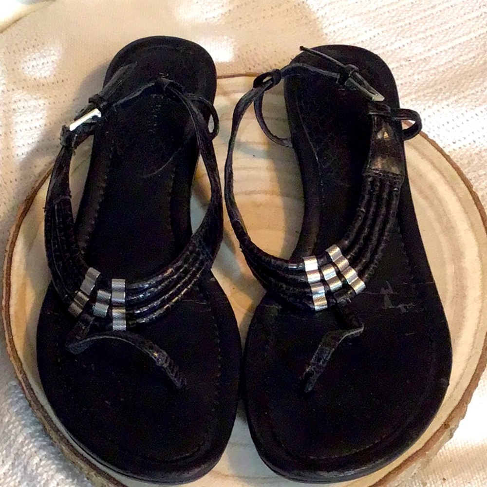 Nine W. black with silver metal accent sandals, size 8